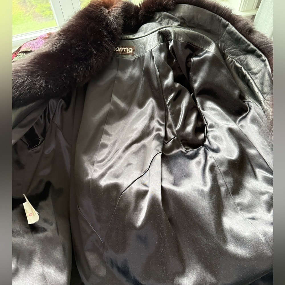 Norma Canada Stylish Black Leather Jacket with  Fur Trim , Size M - Picture 15 of 17